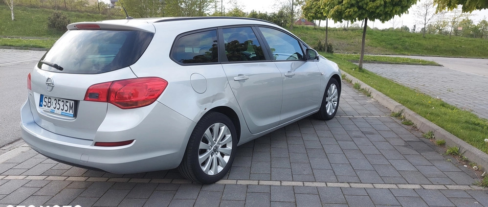 Opel Astra cena 20000 przebieg: 228000, rok produkcji 2011 z Biała małe 92
